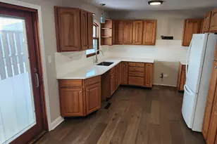 10 Lincoln St, Lake in the Hills, IL 60156 - Photo 7