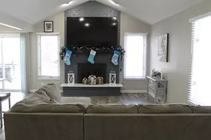 908 Glenmore Ln, Elgin, IL 60124 - Photo 11