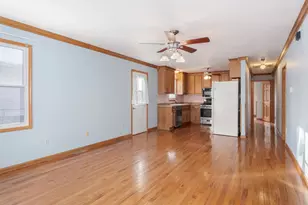 630 A W South St, Pontiac, IL 61764 - Photo 7