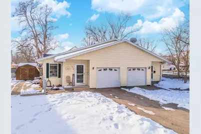 630 A W South Street, Pontiac, IL 61764 - Photo 3