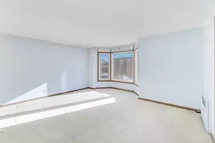 2400 Archbury Dr, Park Ridge, IL 60068 - Photo 15