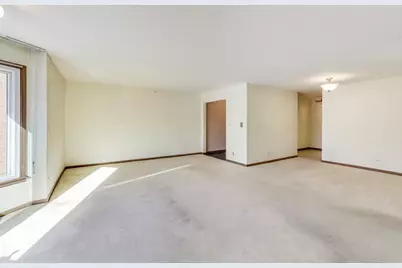 2400 Archbury Drive #2E, Park Ridge, IL 60068 - Photo 5