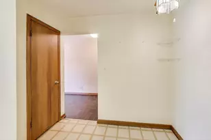 2400 Archbury Dr, Park Ridge, IL 60068 - Photo 9