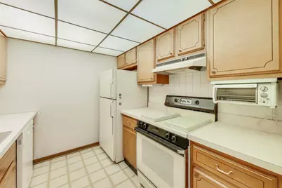 2400 Archbury Drive #2E, Park Ridge, IL 60068 - Photo 13