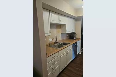 850 Wellington Avenue #415, Elk Grove Village, IL 60007 - Photo 5