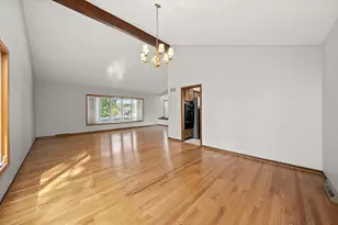 9047 W Oak Crest Ct, Palos Hills, IL 60465 - Photo 9