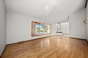 9047 W Oak Crest Ct, Palos Hills, IL 60465 - Photo 7