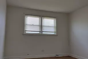 7910 S Muskegon Ave, Chicago, IL 60617 - Photo 7