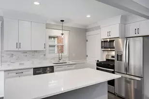 8449 S Euclid Ave, Chicago, IL 60617 - Photo 9