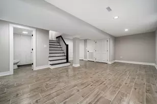 8449 S Euclid Ave, Chicago, IL 60617 - Photo 17