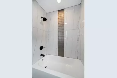 8449 S Euclid Avenue, Chicago, IL 60617 - Photo 15