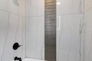 8449 S Euclid Ave, Chicago, IL 60617 - Photo 15