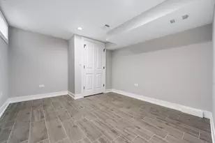 8449 S Euclid Ave, Chicago, IL 60617 - Photo 19