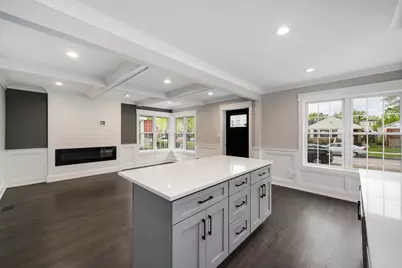 8449 S Euclid Avenue, Chicago, IL 60617 - Photo 11