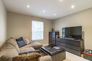 431 Pine Lake Cir, Vernon Hills, IL 60061 - Photo 17