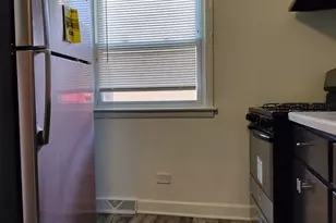 7910 S Muskegon Ave, Chicago, IL 60617 - Photo 7