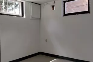 7910 S Muskegon Ave, Chicago, IL 60617 - Photo 15