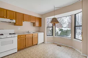 171 N Clare Ct, Wood Dale, IL 60191 - Photo 7