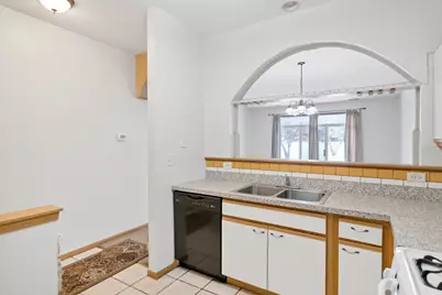 1244 Brookdale Drive #1244, Carpentersville, IL 60110 - Photo 5