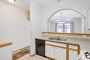 1244 Brookdale Dr, Carpentersville, IL 60110 - Photo 5