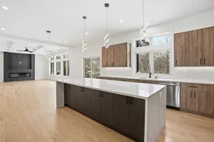 15966 S Crystal Creek Dr, Homer Glen, IL 60491 - Photo 7