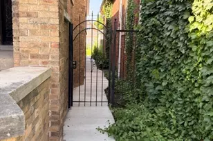 1048 W 92nd Pl, Chicago, IL 60620 - Photo 5
