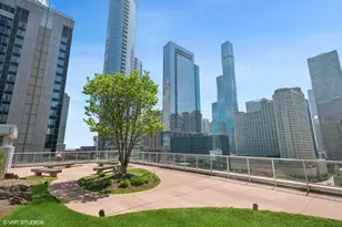 240 E Illinois St, Chicago, IL 60611 - Photo 17