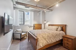 240 E Illinois St, Chicago, IL 60611 - Photo 13