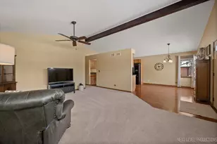 104 Briar Ln, North Aurora, IL 60542 - Photo 7
