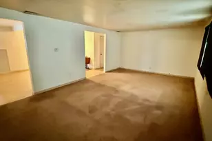 740 N Elmwood Dr, Aurora, IL 60506 - Photo 3