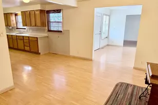 740 N Elmwood Dr, Aurora, IL 60506 - Photo 5