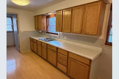 740 N Elmwood Drive, Aurora, IL 60506 - Photo 7