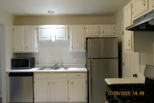 2790 Glasgow Ct, Schaumburg, IL 60194 - Photo 7