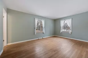 1229 Suffolk St, Naperville, IL 60563 - Photo 5