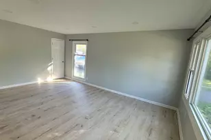 149 Austin Ave, Carpentersville, IL 60110 - Photo 5