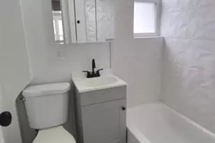 918 N Ash St, Waukegan, IL 60085 - Photo 11