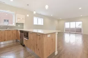 3326 W Irving Park Rd, Chicago, IL 60618 - Photo 3