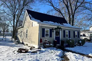 108 E Illinois St, Mansfield, IL 61854 - Photo 3