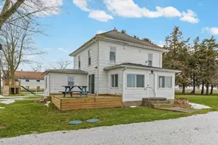 1471 E 100N Rd, Rankin, IL 60960 - Photo 5