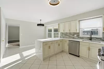 503 Roosevelt Drive, Libertyville, IL 60048 - Photo 5