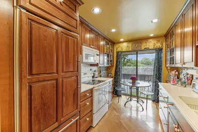 1721 Northfield Square #C, Northfield, IL 60093 - Photo 9