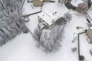 300 Wabena Ct, Minooka, IL 60447 - Photo 5