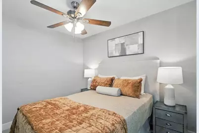 4055 S Ellis Avenue, Chicago, IL 60653 - Photo 17