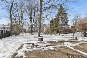 260 N Fiore Pkwy, Vernon Hills, IL 60061 - Photo 17