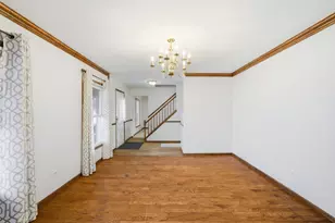 220 Dato Dr, Streamwood, IL 60107 - Photo 5