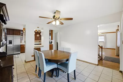 220 Dato Drive, Streamwood, IL 60107 - Photo 15