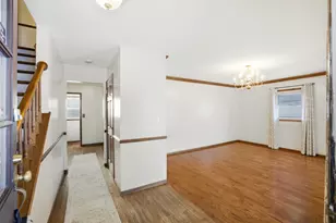 220 Dato Dr, Streamwood, IL 60107 - Photo 3