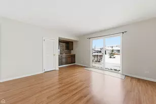 1081 Pinehurst Ln, Schaumburg, IL 60193 - Photo 9