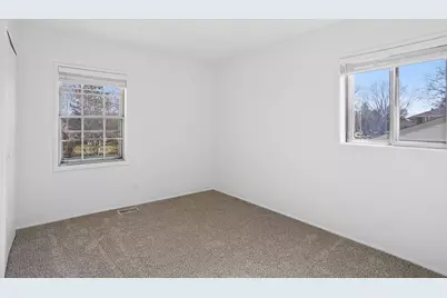 700 Hayward Avenue, Streamwood, IL 60107 - Photo 11