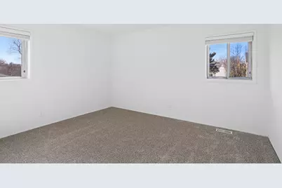 700 Hayward Avenue, Streamwood, IL 60107 - Photo 13